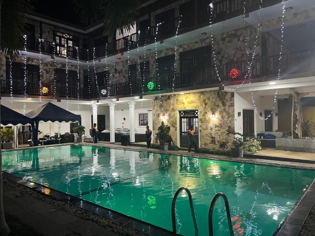 Scandinavia Hotel Hikkaduwa Buitenkant foto